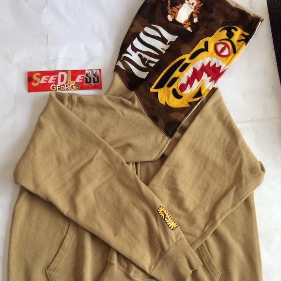 Bape - Picture 4 of 8